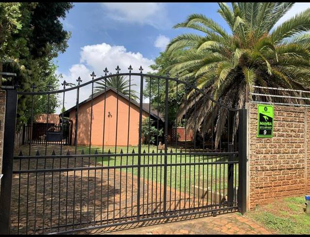 4 BEDROOM HOUSE FOR SALE IN RAVENSKLIP